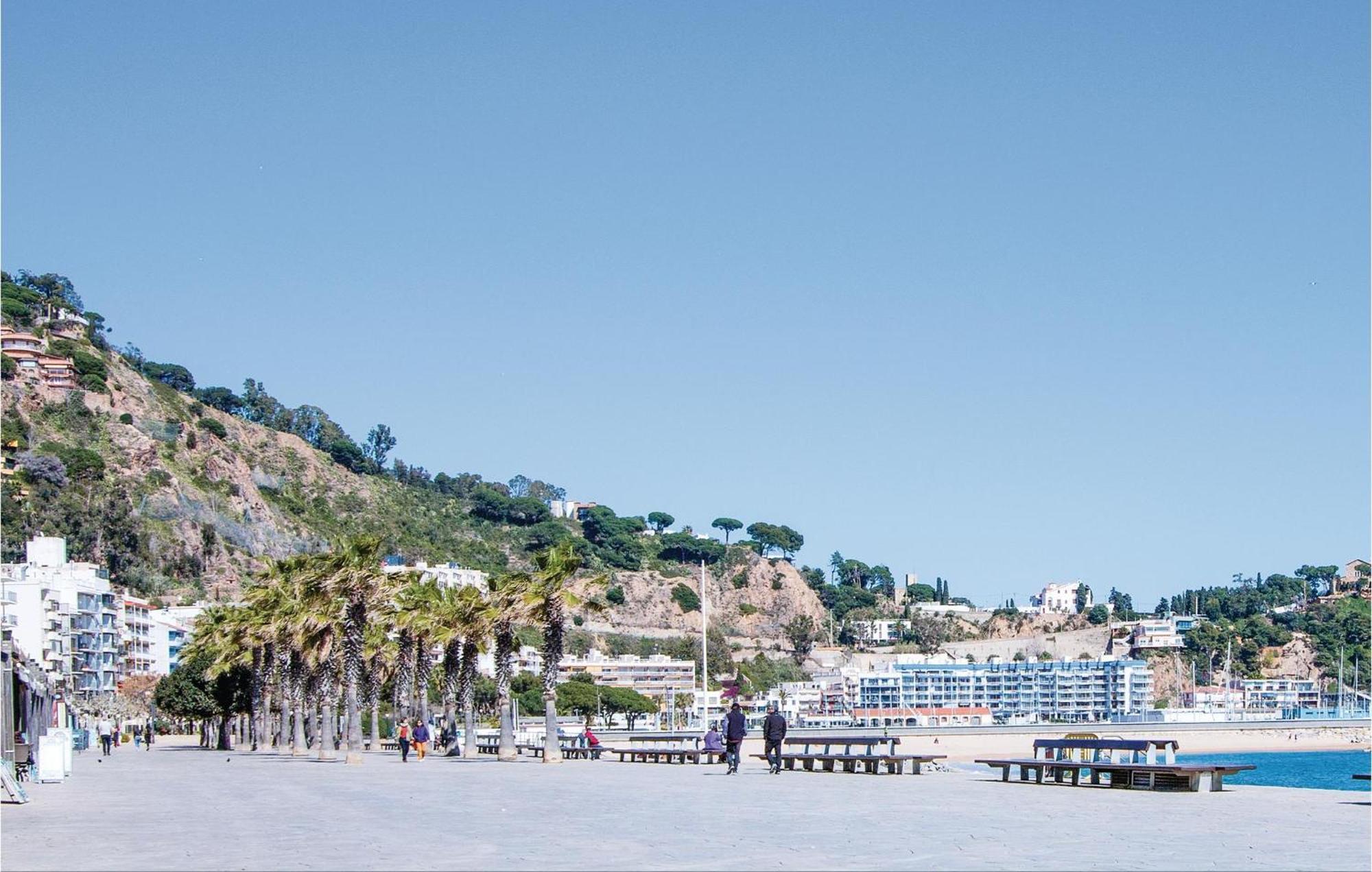 2 Bedroom Cozy Apartment In Blanes Exterior photo
