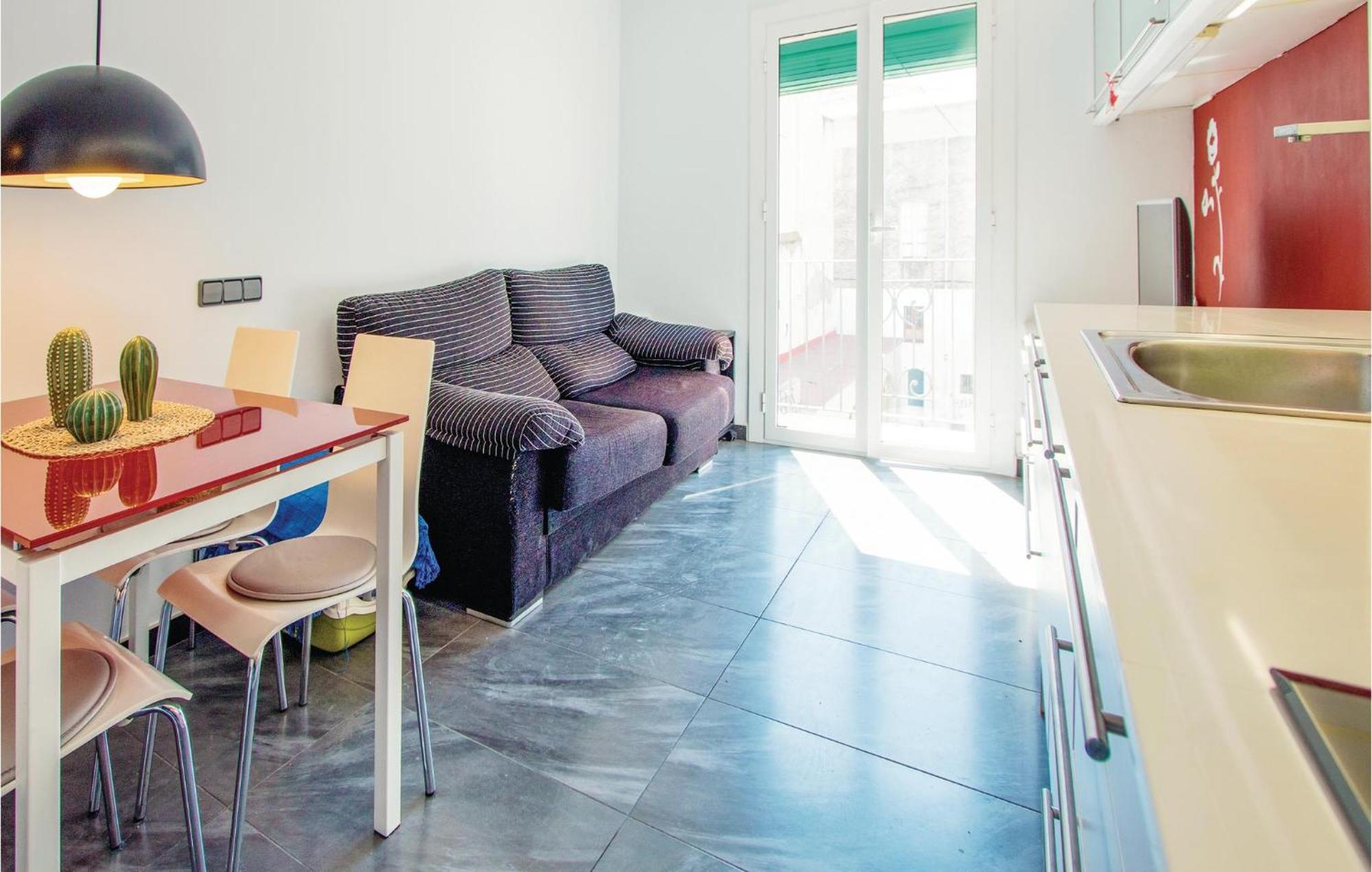 2 Bedroom Cozy Apartment In Blanes Exterior photo